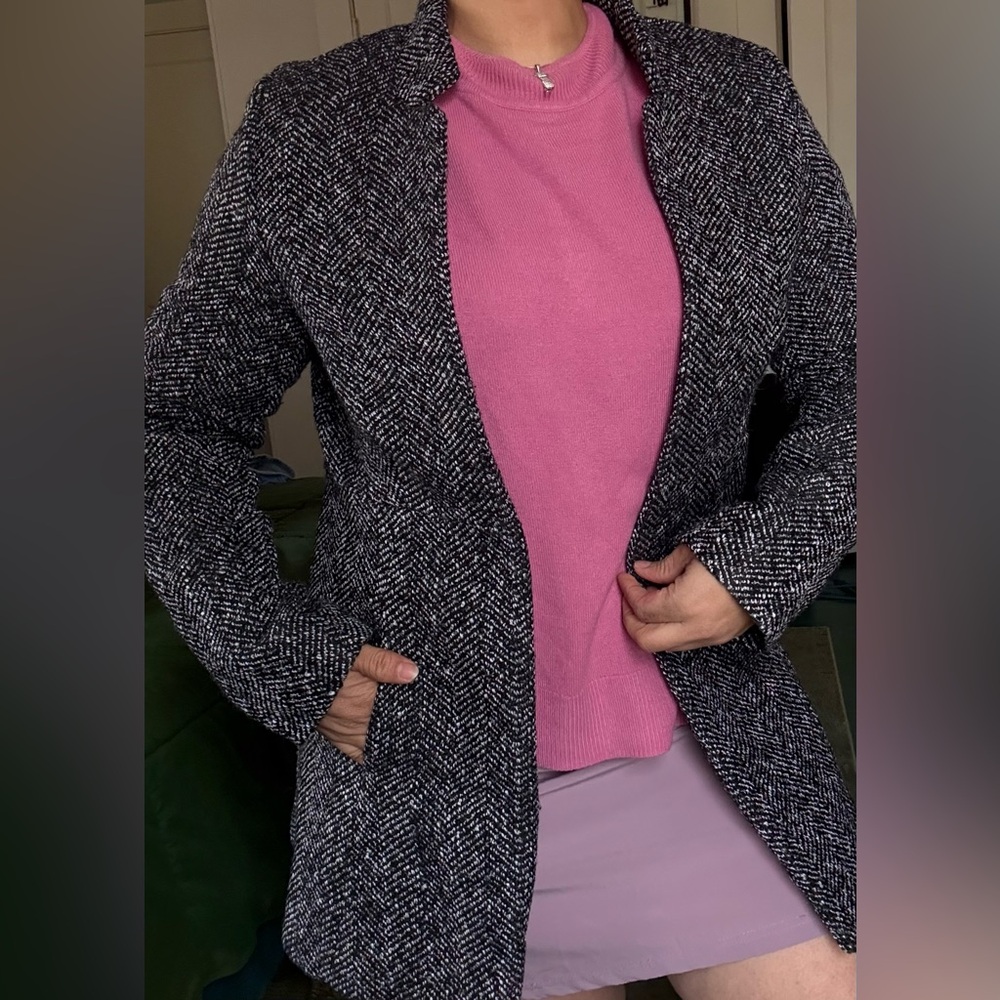 New-Elegant Black and White  Blazer